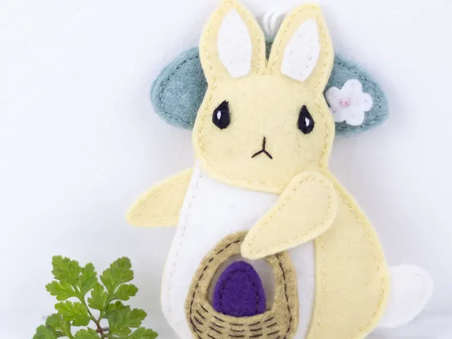 Making Felt Easter Bunnies